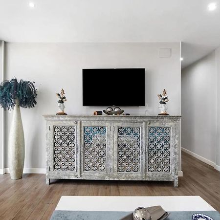 Cozy Room In Stylish Flat Just Steps From The Beach カディス エクステリア 写真