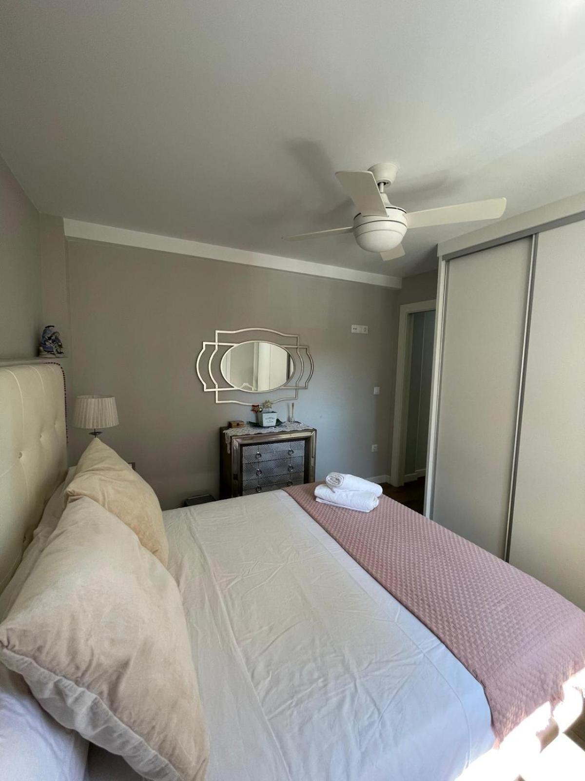 Cozy Room In Stylish Flat Just Steps From The Beach カディス エクステリア 写真